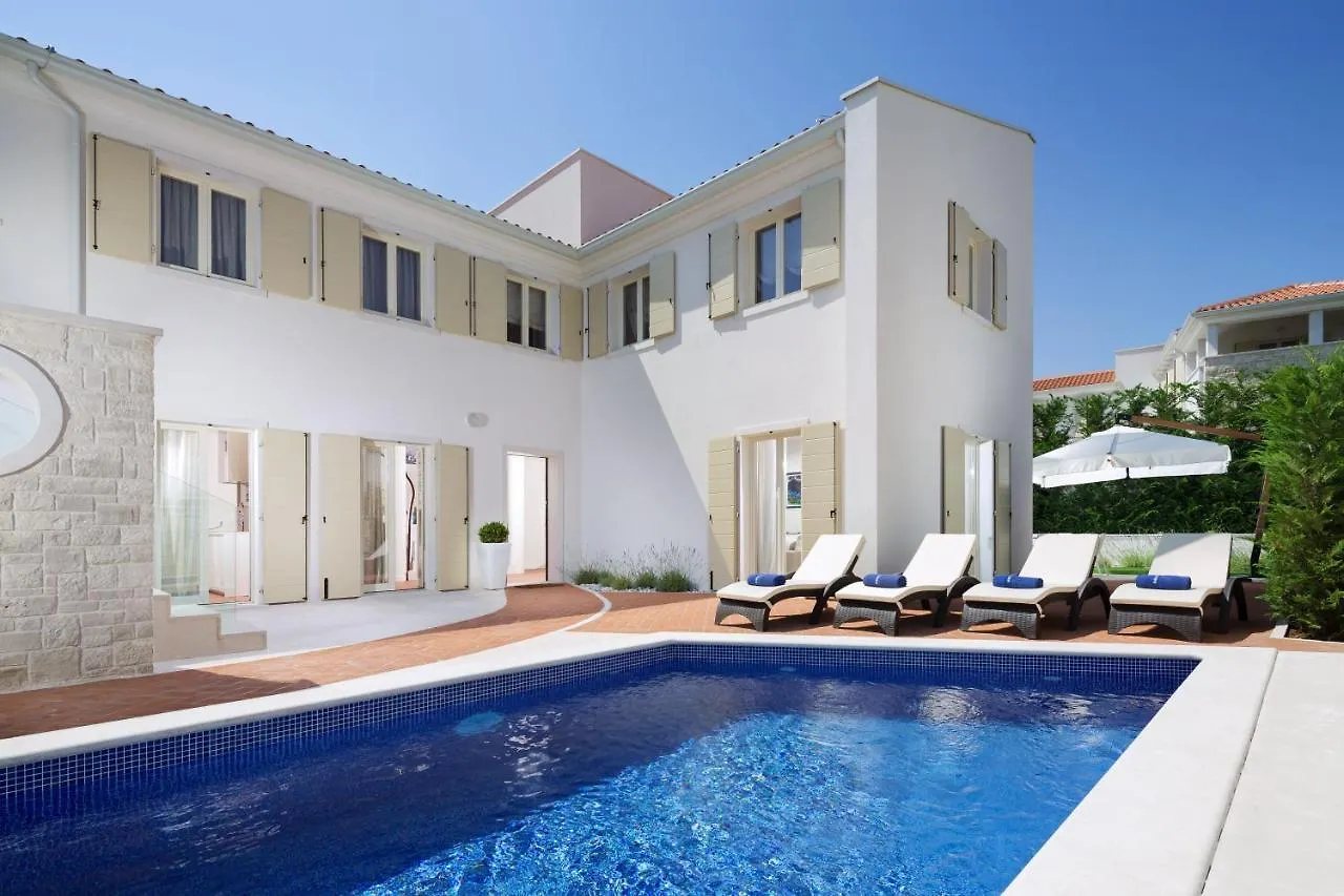Villa Sylvia By Hmz Villas Tar-Vabriga 0*,  Croatia
